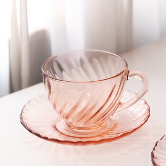 [ SOLD ] Arcoroc Rosaline Pink Swirl France Glass Tea Cups and Saucers Set of 2 - Picture 4 of 11